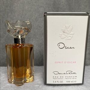 Oscar de la Renta Esprit d'Oscar Eau de Parfum.